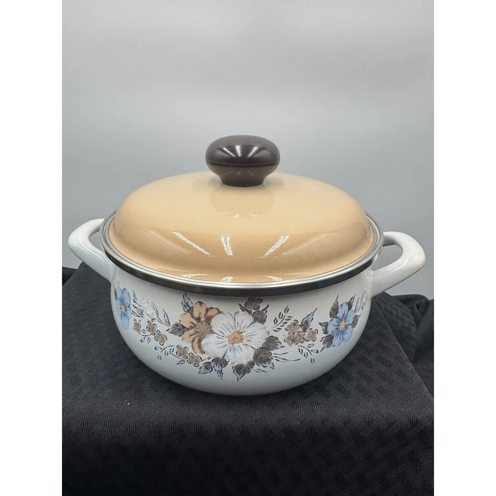 New In Box 3.5 Quart Enamel Dutch Oven